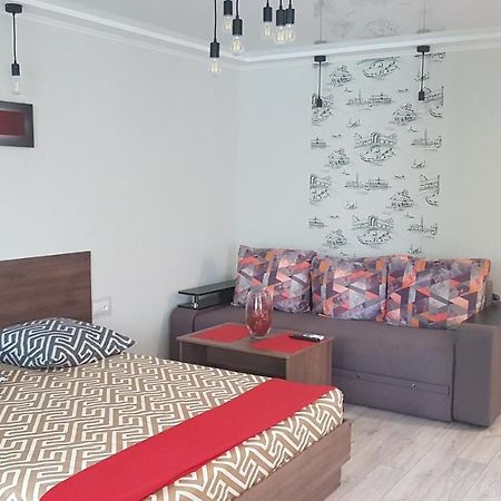 LOFT studio Apartment on Teslenkа street Кривой Рог Экстерьер фото